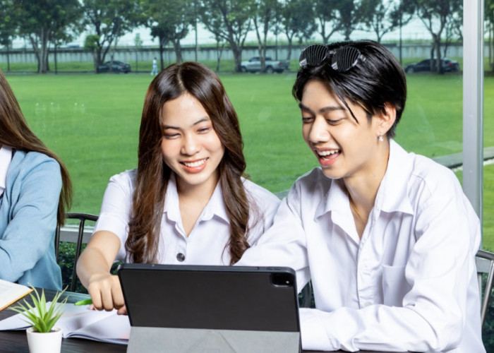 สาขาวิชาการสื่อสารและสื่อใหม่ (มุ่งเน้นการสื่อสารดิจิทัลและอุตสาหกรรมสื่อ)